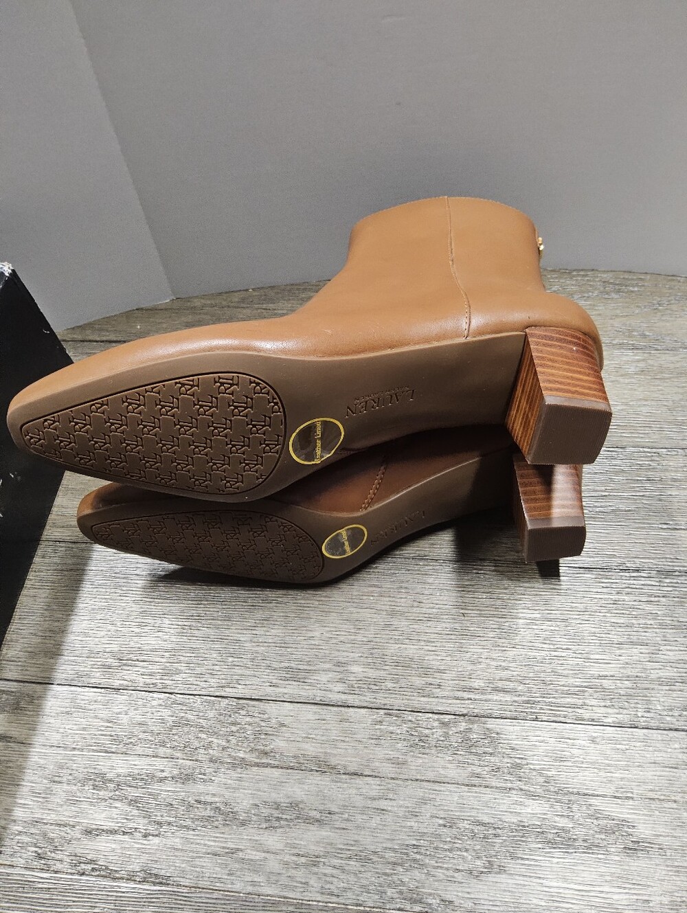 NWOT Lauren Ralph Lauren Size 9 Tan Leather Ankle Zip Boots - Picture 11 of 11